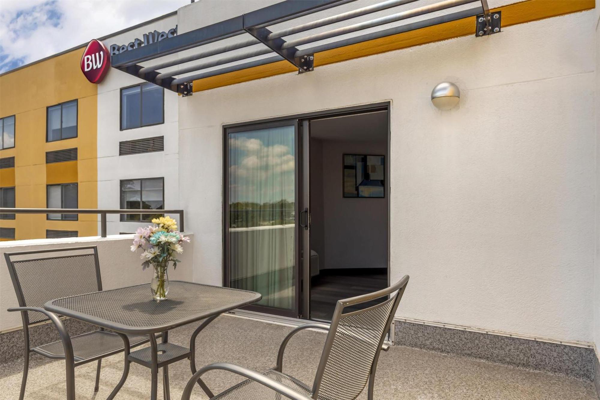 Best Western Plus Raleigh Crabtree Valley Hotel Exterior foto